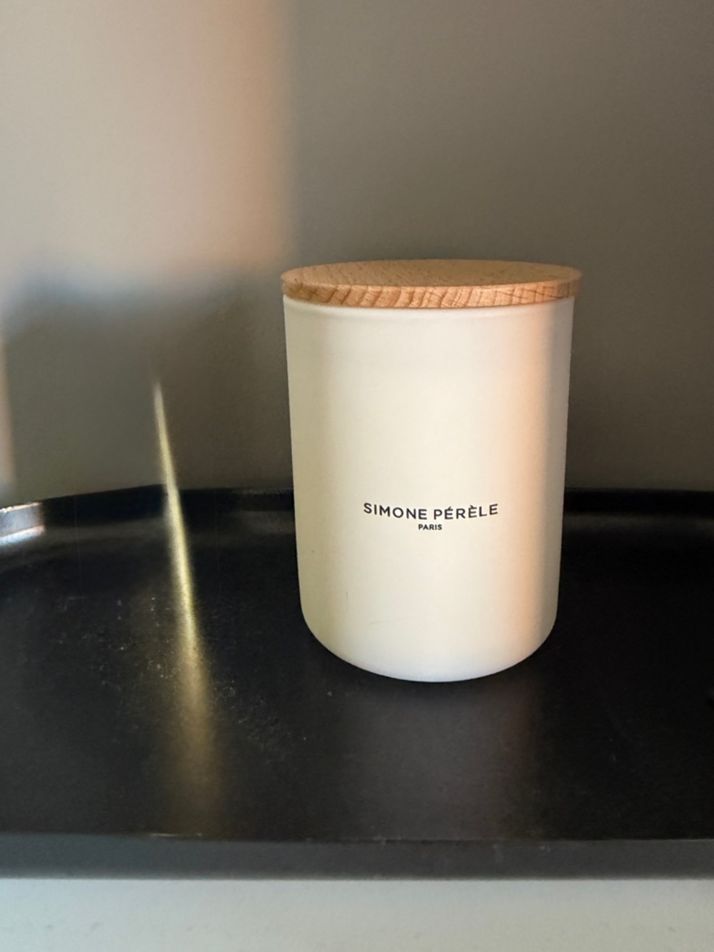 Simone Pérèle white ceramic jar with wood lid vanilla scented candle
